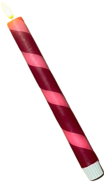 Roze LED-kaars in neon roze met burgundy swirl en timerfunctie, sfeervolle kaars op batterij voor een veilig en stijlvol interieur.
