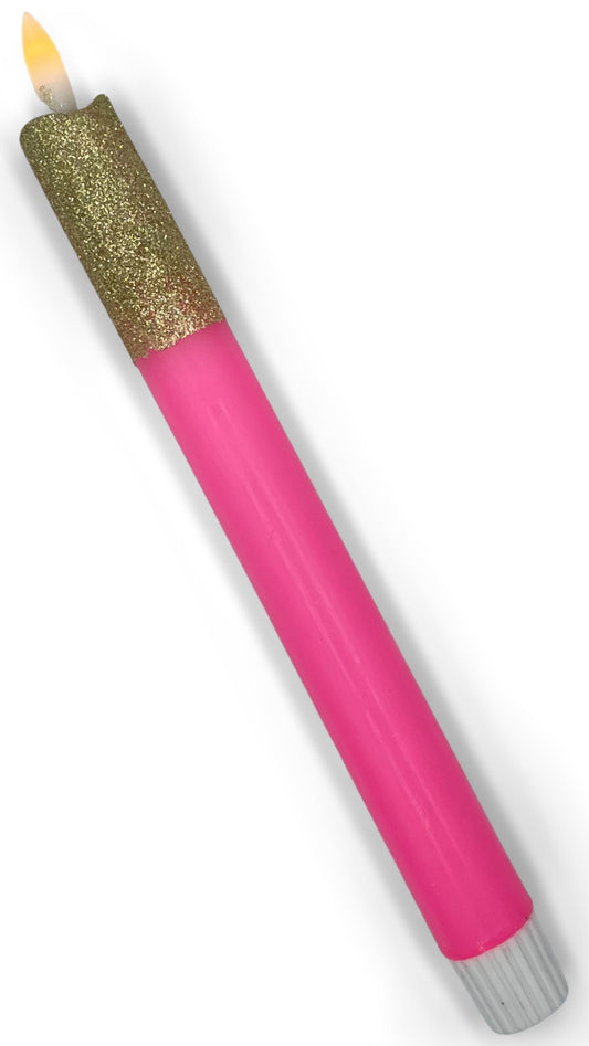 Roze LED-kaars met gouden glitters en timerfunctie, sfeervolle kaars op batterij voor een veilig en stijlvol interieur.
